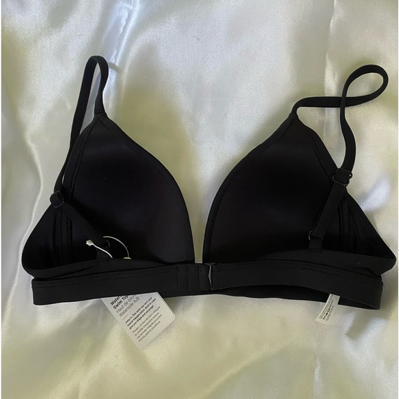 Lululemon Waterside Swim Top A/B Cup True Black size 4 NWT 🏖️ - Picture 4 of 4